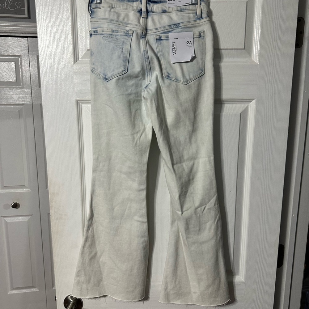 NWT Women's Vervet Alison Flared White Wash Jeans - Picture 7 of 14